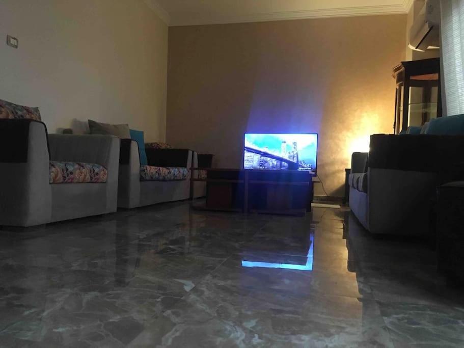 Super Cozy 7 Min To Cai Apartment